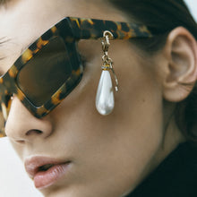 Load image into Gallery viewer, Pearl Earring
