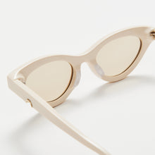 Load image into Gallery viewer, Kety . Ivory
