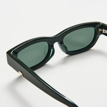 Load image into Gallery viewer, Tojo . Green
