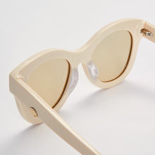 Load image into Gallery viewer, Cami . Ivory
