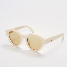 Load image into Gallery viewer, Dug . Ivory
