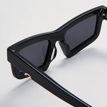Load image into Gallery viewer, Tilde . Black
