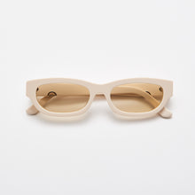 Load image into Gallery viewer, Tojo . Ivory

