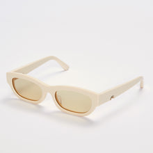 Load image into Gallery viewer, Tojo . Ivory

