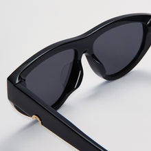 Load image into Gallery viewer, Viko . Black
